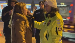 Polisi görünce aracını ve içindeki kadını terk edip kaçtı! Sakarya'da akılalmaz olay…