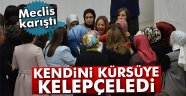 Aylin Nazlıaka kendini kürsüye kelepçeledi