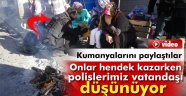 Sur'da görevli polisler, kumanyalarını vatandaşlarla paylaştı